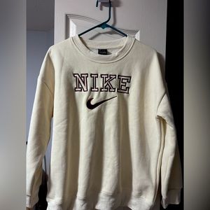 NWOT Nike Pullover Sweater Sweatshirt